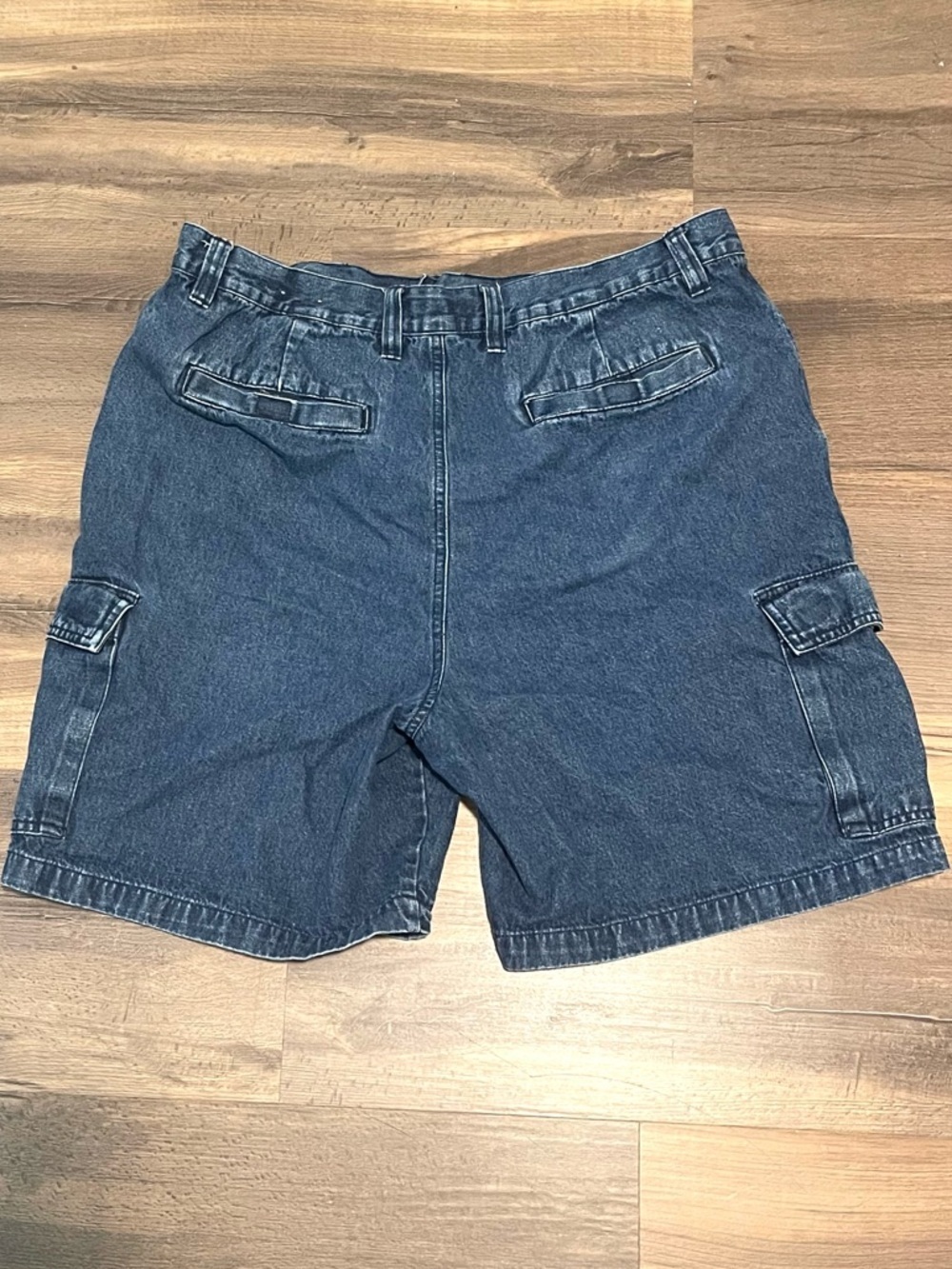 Men's Dark Blue Denim Cargo Shorts! - Picture 2 of 3